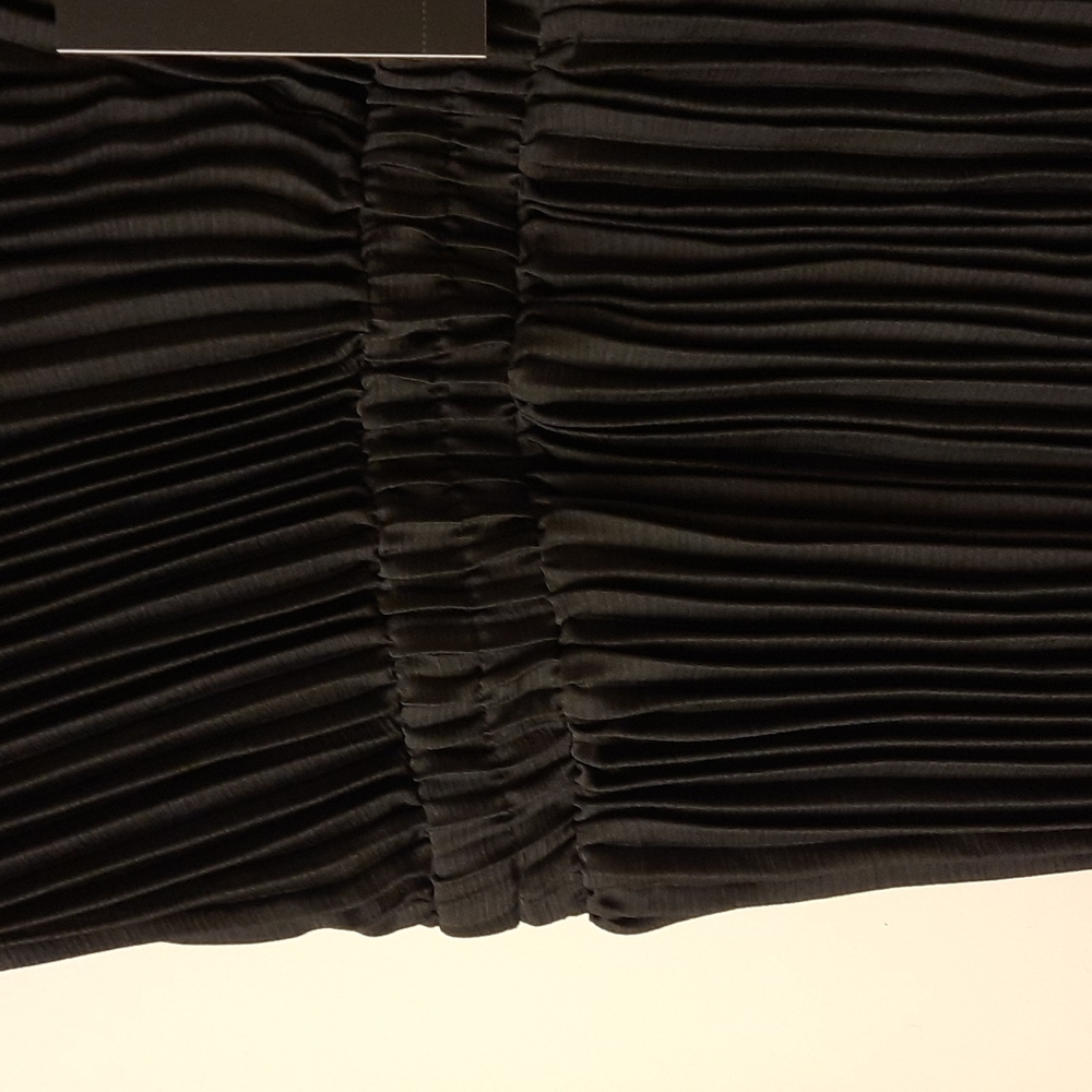 NWT, Romeo + Juliet Couture Black Accordian Pleated Dress - Picture 11 of 16